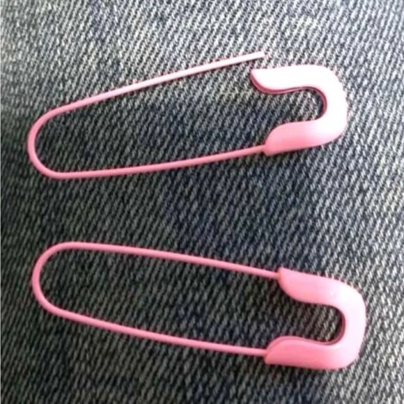 Pastel Safety Pin~ Pink Diaper Pin Fastener Punk Kawaii Goth Rocker Loop Earring - Picture 10 of 12